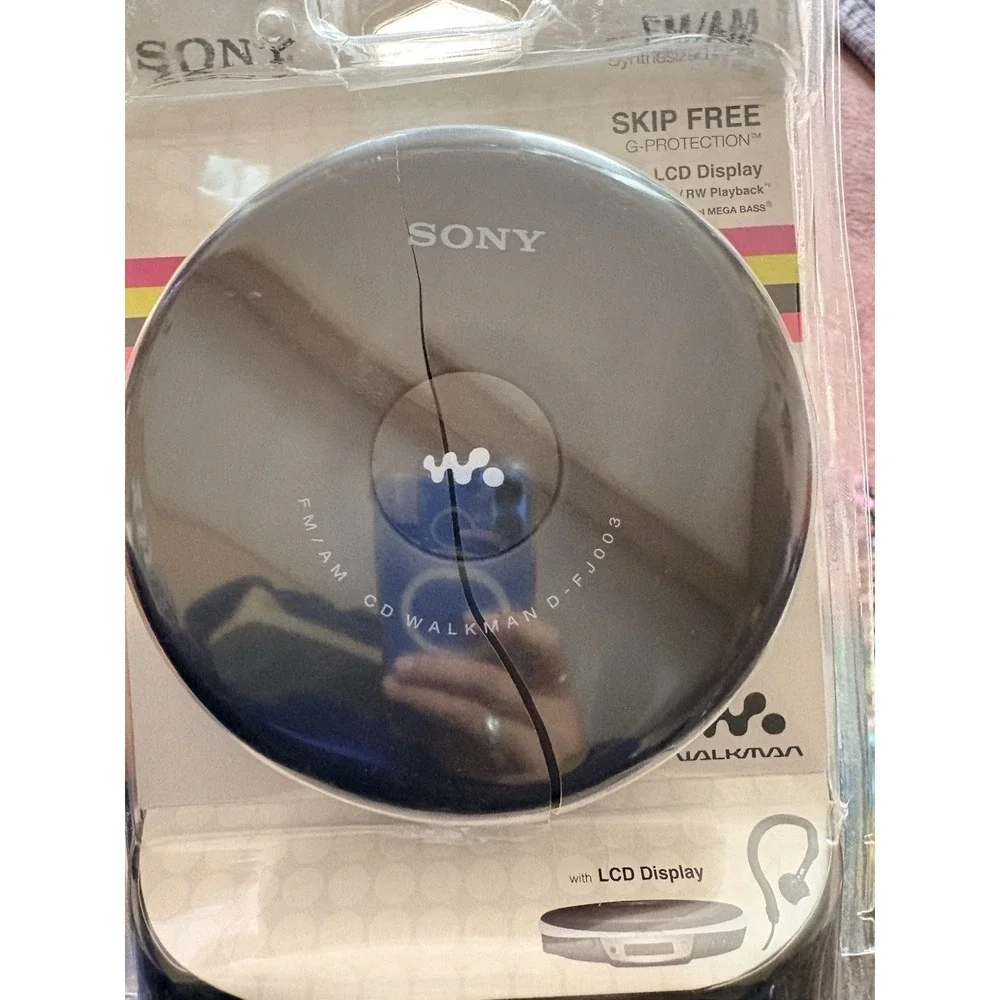 Brand New Sealed Sony D-FJ003 Black color CD Walkman PACKAGE‎ DAMAGE